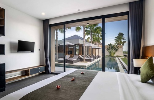 Mas Villa | Tropical 5 BR Private Villa w Stunning View