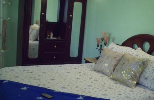 Douglas Casa | Tropical Apartment with private patio, Walk to Beaches, Shops and Cafes