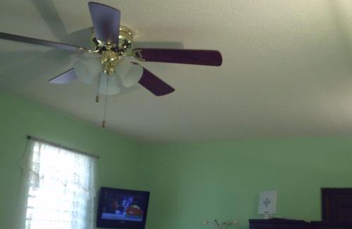 Douglas Casa | Tropical Apartment with private patio, Walk to Beaches, Shops and Cafes