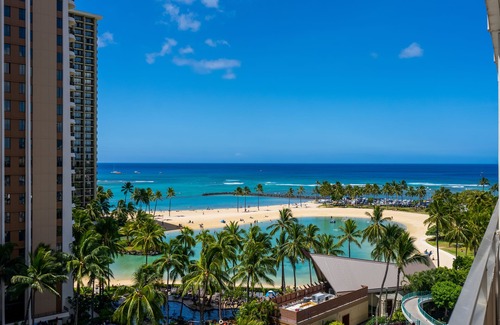 Waikiki Apartamento | Tropical apartment with amazing water views & rooftop pool - prime location