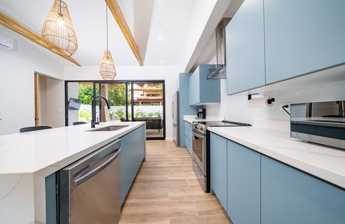 Potrero Casa | Tropical brand new 4 BR gem in Potrero near beach - Casa Marzo