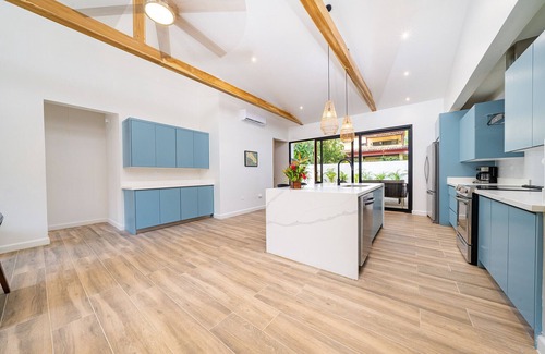 Potrero Casa | Tropical brand new 4 BR gem in Potrero near beach - Casa Marzo