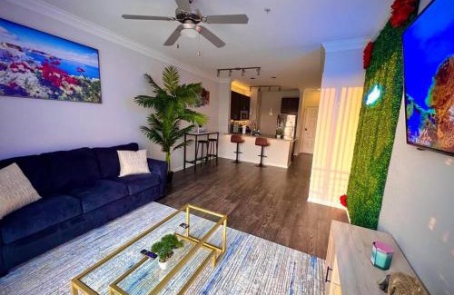 South Central Houston Apartamento | Tropical Breeze - 2BR/NRG/Medical Center/Galleria