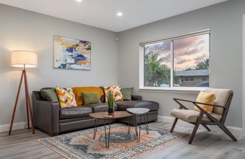 South Middle River Casa | Tropical city escape near Beach/Oasis on 18th