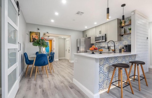 South Middle River Casa | Tropical city escape near Beach/Oasis on 18th