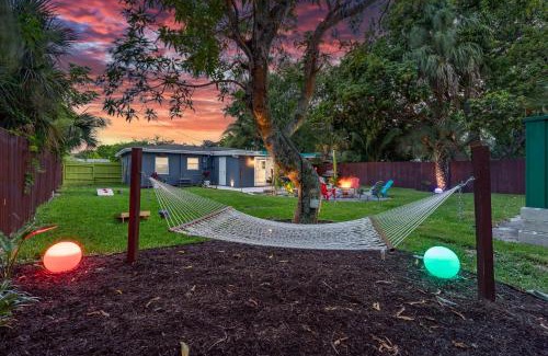 South Middle River Casa | Tropical city escape near Beach/Oasis on 18th