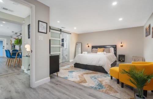 South Middle River Casa | Tropical city escape near Beach/Oasis on 18th