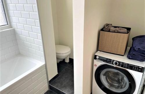South Antwerp Apartamento | Tropical Dive, 2BDR Apartment