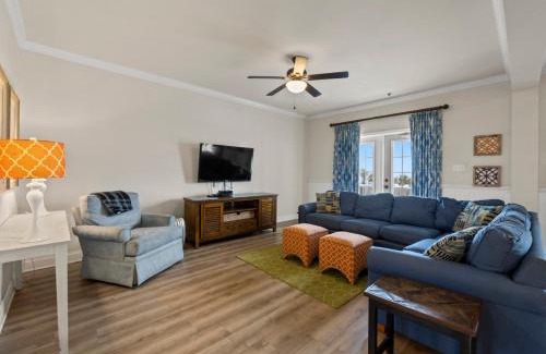 North Myrtle Beach Casa | Tropical Dunes I - 8 Bedroom Oceanfront Home - Private Pool Game Room and Elevator