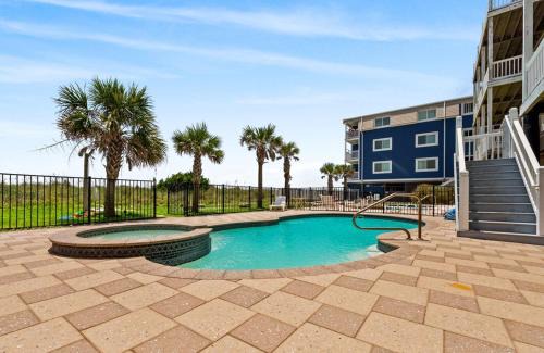 North Myrtle Beach Casa | Tropical Dunes II - Cherry Grove Oceanfront home w Pool and Elevator