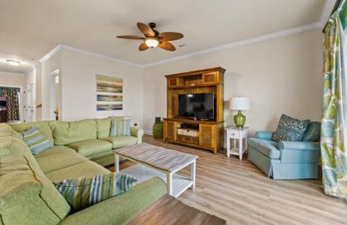 North Myrtle Beach Casa | Tropical Dunes II - Cherry Grove Oceanfront home w Pool and Elevator