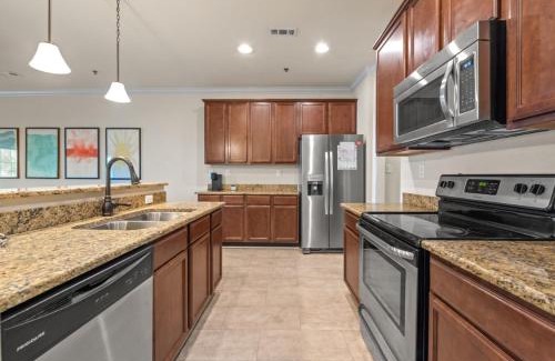 North Myrtle Beach Casa | Tropical Dunes II - Cherry Grove Oceanfront home w Pool and Elevator