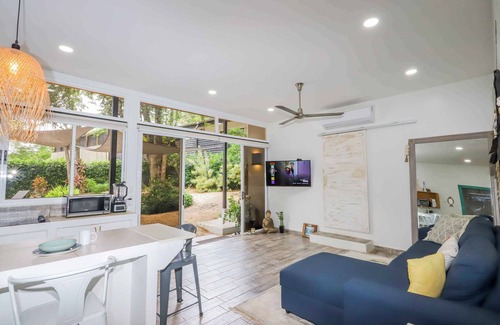 Villarreal Casa | Tropical Escape -3BR Jungle Villa + Private Pool !