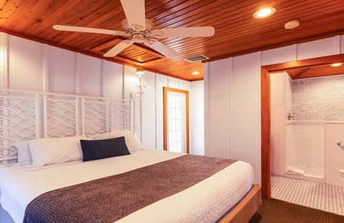 Captiva Hotel | Tropical Escape in Spacious Cottage w/Kitchen | Onsite Pools | Free Parking
