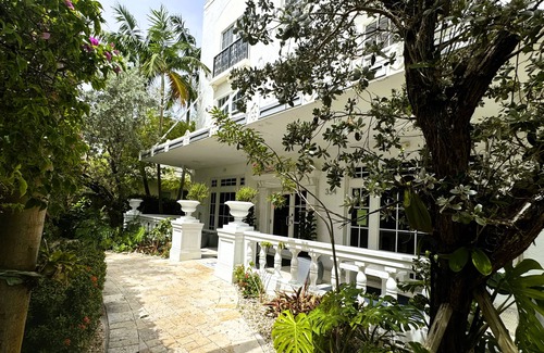 South of Fifth Apartamento | Tropical Escape