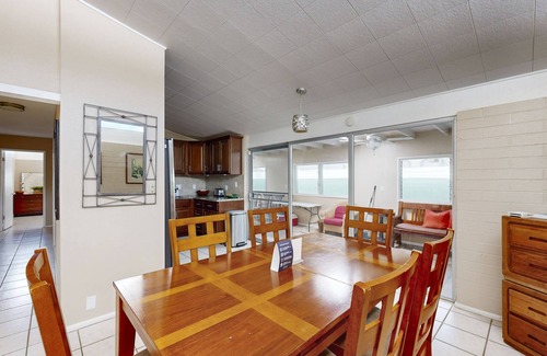 Portlock Casa | Tropical Escape with Lanai & Private Yard | Walk to Maunalua Bay Beach