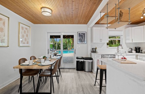 Riverside Park Casa | PARROT.life - 3BR Family home w/Htd Pool. 7min from Las Olas