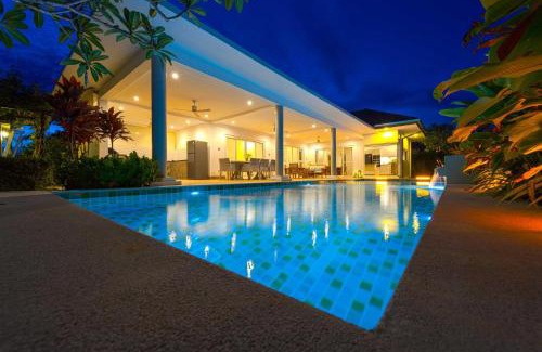 Hua Hin Apartamento | Tropical Family Villa with Pool Garden ML103