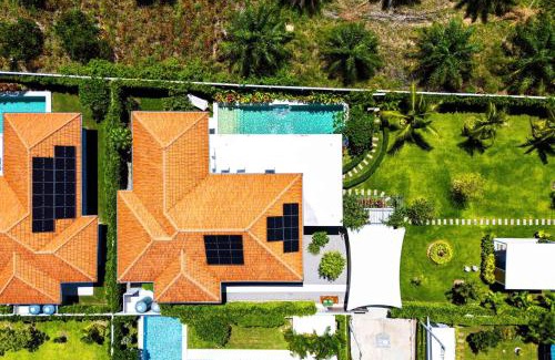 Hua Hin Apartamento | Tropical Family Villa with Pool Garden ML103