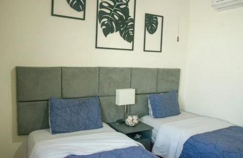 Flamingos Casa | Tropical Getaway in Flamingos near Beach