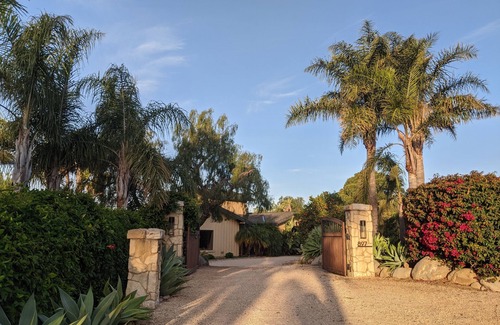Santa Barbara Apartamento | Tropical Getaway w/Patio Entrance #2