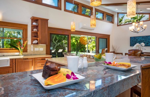 Eastern Honolulu Casa | * 15% de descuento en estancias durante 4 / 17-6 / 14 * Hale Niuiki - ¡Hermosa casa con piscina privada!