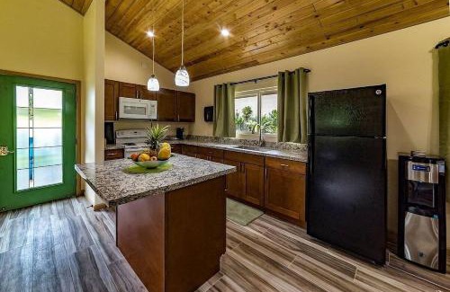 Mountain View Casa | Tropical Island Paradise home