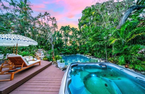 South Middle River Casa | Tropical Jungle Pool Oasis