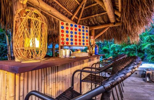 South Middle River Casa | Tropical Jungle Pool Oasis