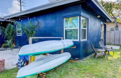 Poinciana Park Casa | Tropical Jungle House on the River