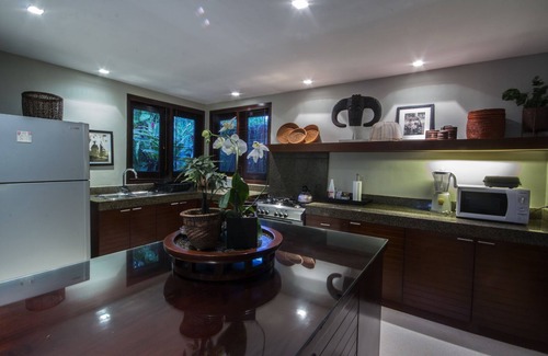 Laksmana Villa | GreenC, Villa de lujo de 2 dormitorios, sala de estar cerrada, Seminyak