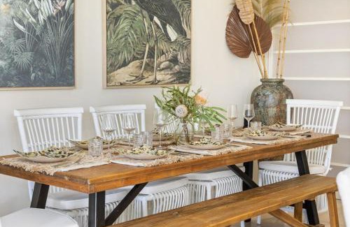 Pottsville Casa | Tropical Oasis - Creekside Townhouse by uHoliday