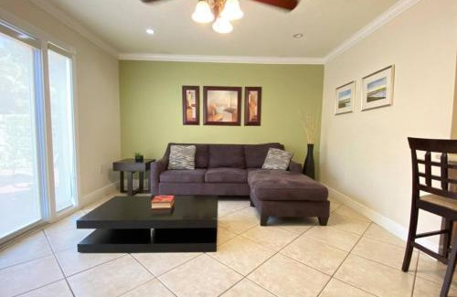 Sunset Casa | Tropical Oasis home w Community Pool great area