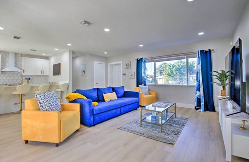 Central Fort Lauderdale Casa | Tropical Oasis Retreat - Private yard w Pool, Fire Pit -15 mins to beach!