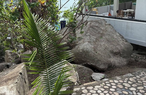 Boca de Tomatlan Casa | Tropical ocean front house in peaceful Boca de Tomatlan