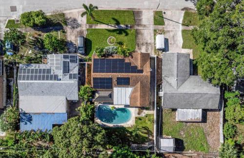 Pinellas Park Casa | Tropical Palm Haven with Pool and Firepit