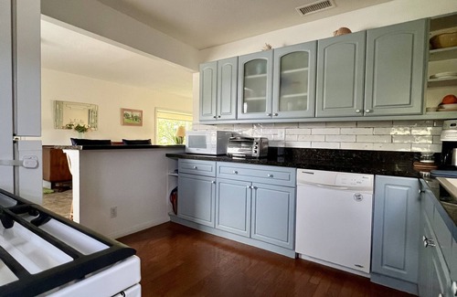 Imperial Beach Casa | Darling Cape Cod Style Beach Cottage - Capacidad 6 (3 camas)