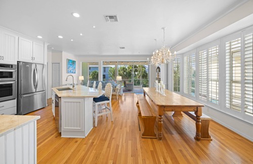 Captiva Casa | Tropical Paradise on Captiva – Stunning 7-Bedroom Home Just Steps from the Beach