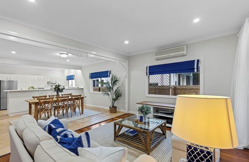 Hendra Casa | Tropical Paradise with Grand Pool and Luxe Living