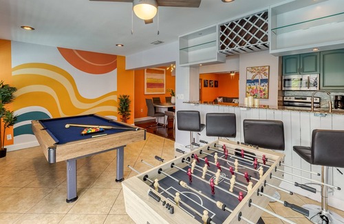 Central Corals Casa | Tropical pool/game home/minutes from beach and Wilton Manors