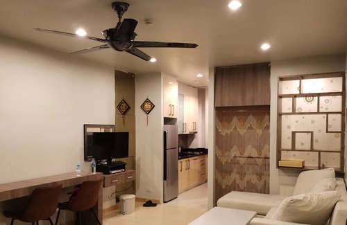 South Pattaya Complejo | Tropical Pool Garden Condo Downtown Pattaya, Bus a pie de calle