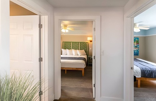 Captiva Hotel | Tropical Relaxation! 2BR Cottage w/Kitchen | Pools | Parking | Private Beach!