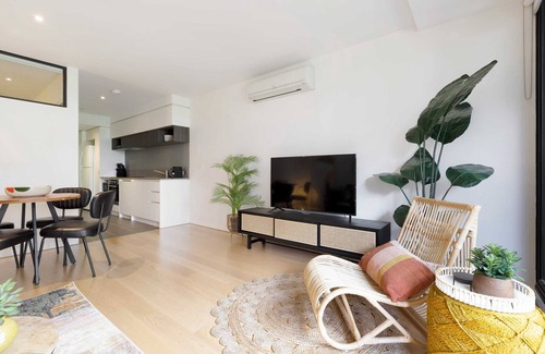Hawthorn Condominio | Tropical Sanctuary in Hawthorn’s Urban Hot Spot