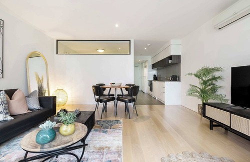 Hawthorn Condominio | Tropical Sanctuary in Hawthorn’s Urban Hot Spot