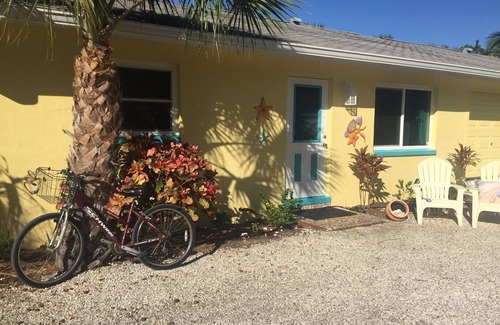 Sanibel Casa | Casa rural Sanibel tropical, a pie de playa, amaneceres perfectos, se admiten mascotas.,