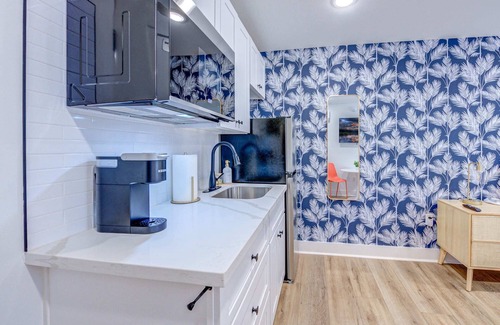 Galveston Apartamento | Tropical Sunset Studio Apartment