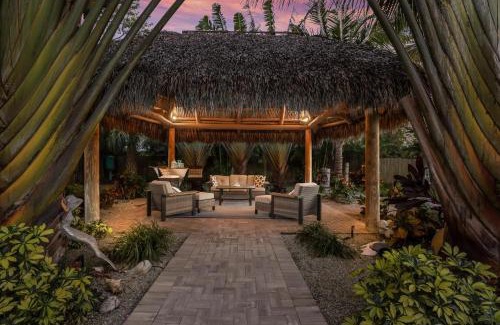 Palma Sola Casa | Tropical Tiki
