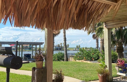 Cedar Lane Casa | Tropical Vibes