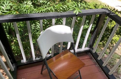 Spanish Lookout Hotel | Tropical View
