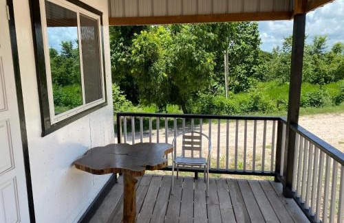 Spanish Lookout Hotel | Tropical View
